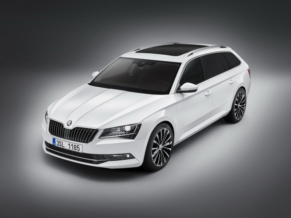 Skoda Superb Combi — универсал с внушительным объемом багажника