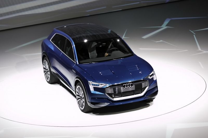 Audi e-tron quattro — концепт со скучным дизайном, но с отличными характеристиками