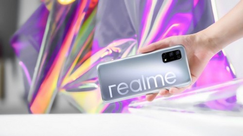 Опубликованы тизеры смартфона среднего уровня Realme V5